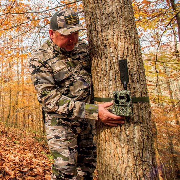 Browning Defender Pro Scout Max HD Solar 4G Trail Camera
