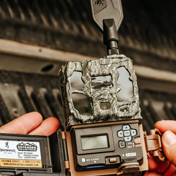 Browning Defender Pro Scout Max HD Solar 4G Trail Camera